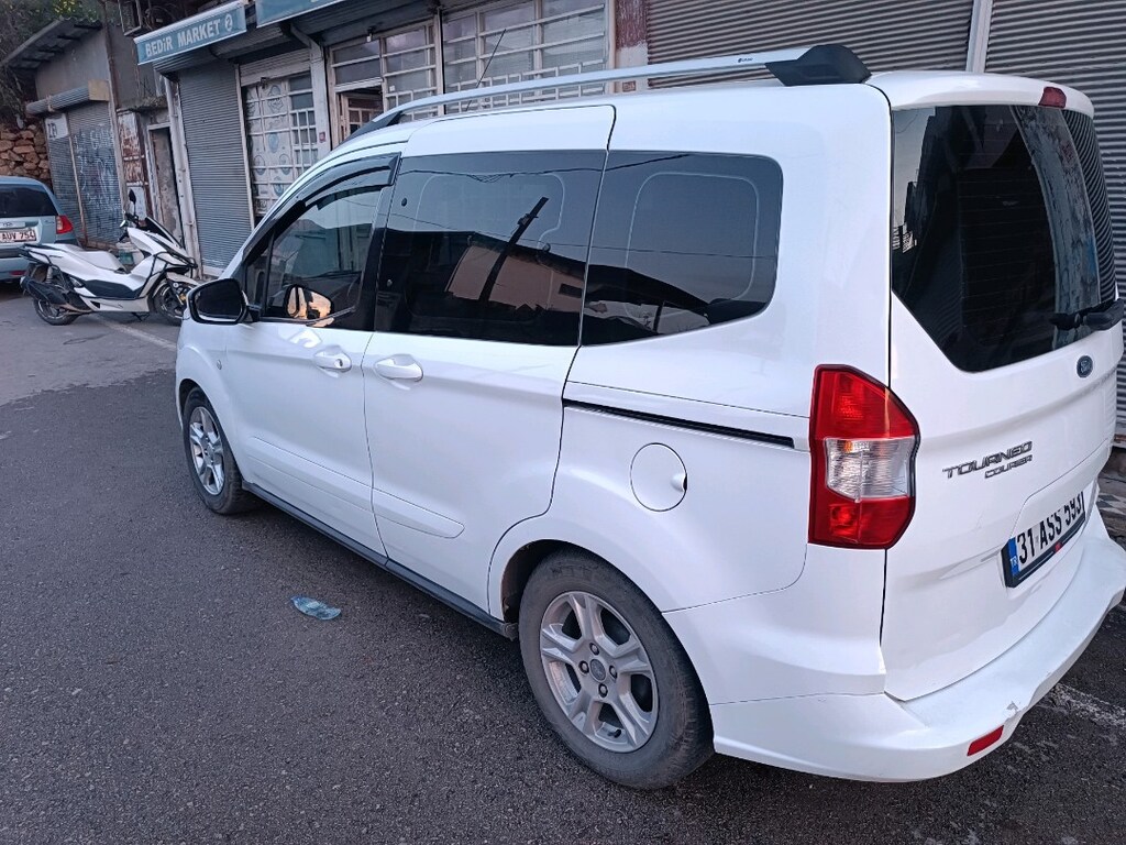 Ford courier - 7