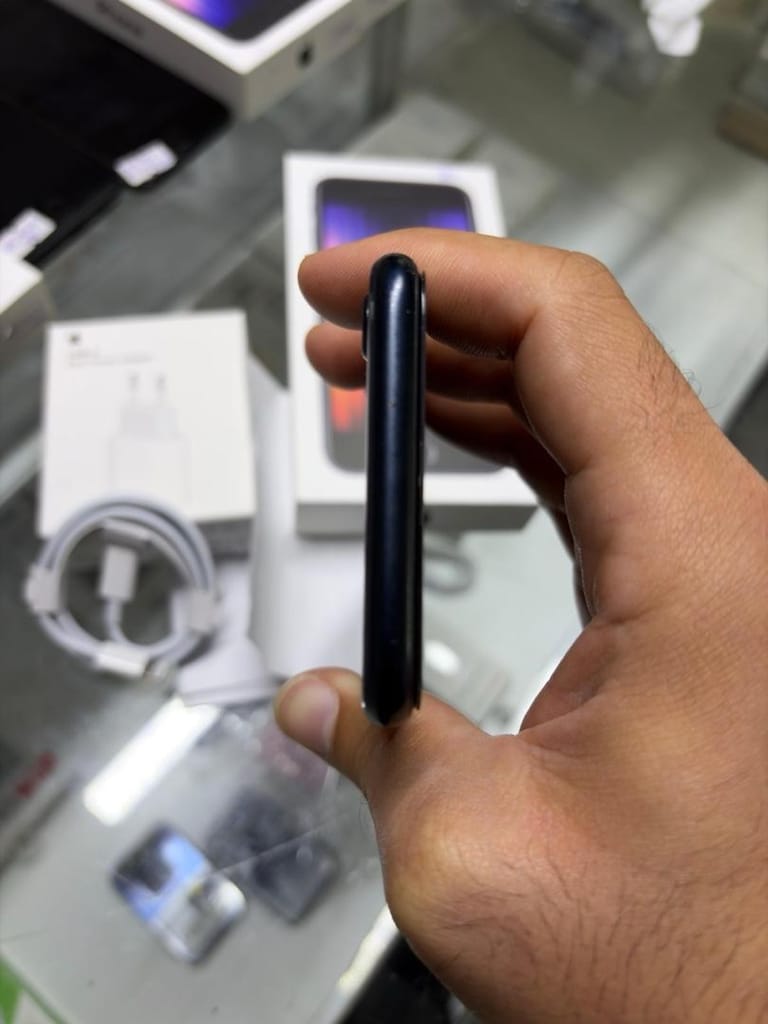 MÜHENDİSCELL’DEN YURTİÇİ İPHONE SE 3.NESİL İOS 18 KUTU FATURALI - 4