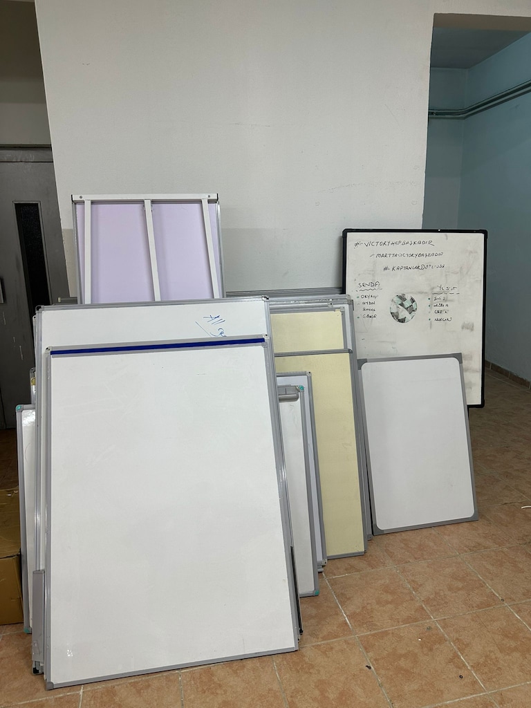 KLAS OFİS ÜSKÜDAR YAZI TAHTASI ÇEŞİTLERİ İKİNCİ EL ÜRÜN - 2