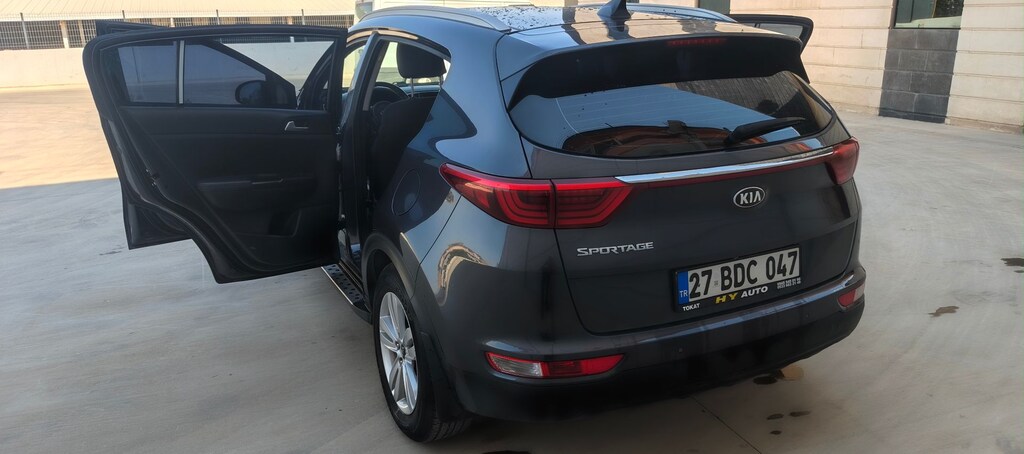 SAHİBİNDEN KİA SPORTAGE 1.6GDİ OTOMATİK CONCEPT PLUS GÜVENLİKLİ PAKET - 7