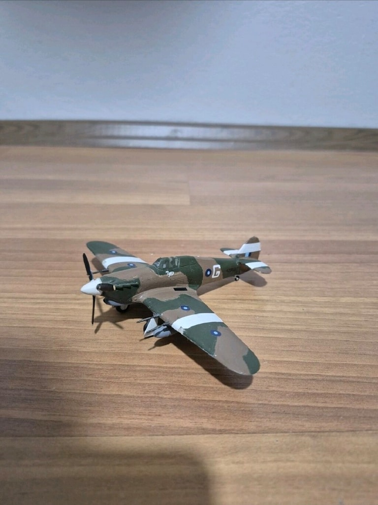 Hawker Hurricane Mk.IIc maket uçak (1:72 ölçek) - 2