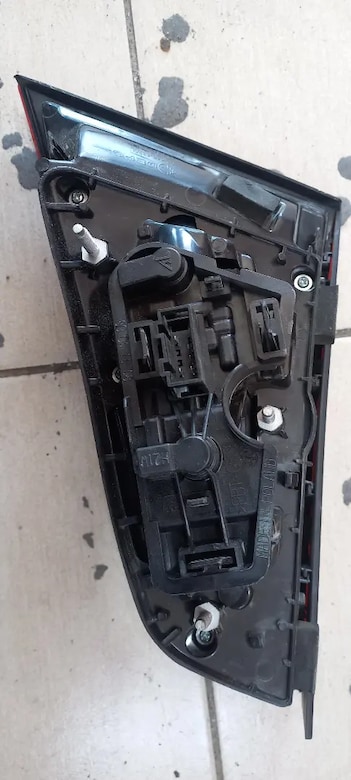 AUDI A3 2013 MODEL IC BAGAJ STOP SOL LEDLI DEPO MARKA - 3