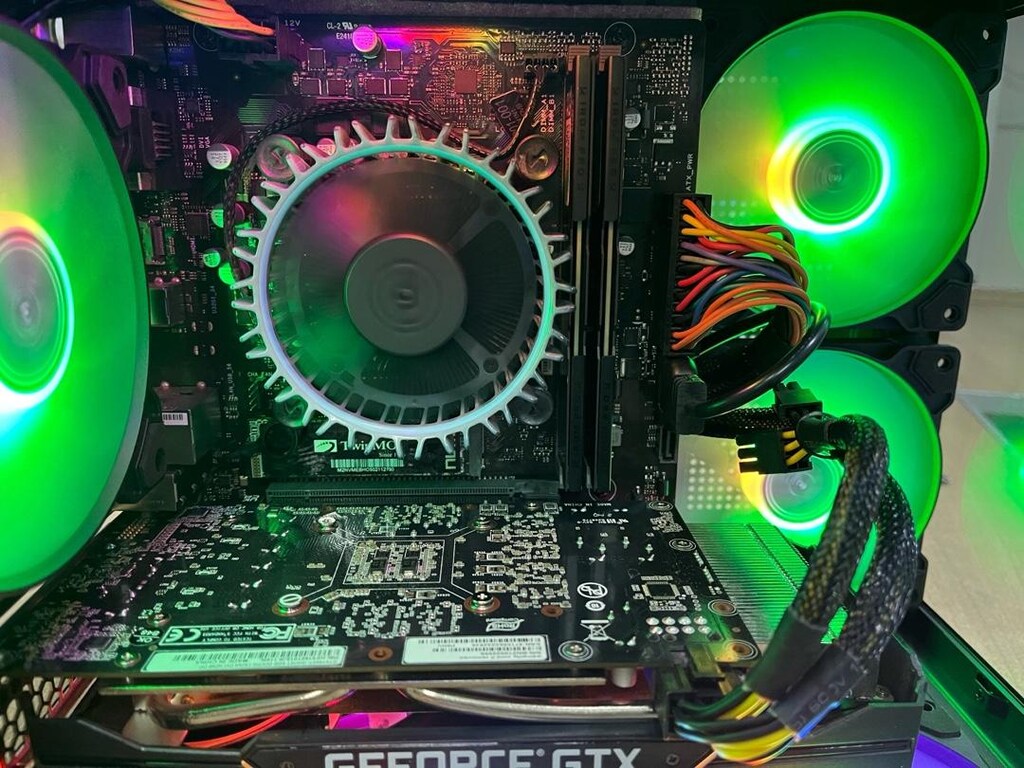 Sıfır Oyun Canvarı temiz i5 12400f 16 gb GTx 1660ti 6 gb 192bit - 4