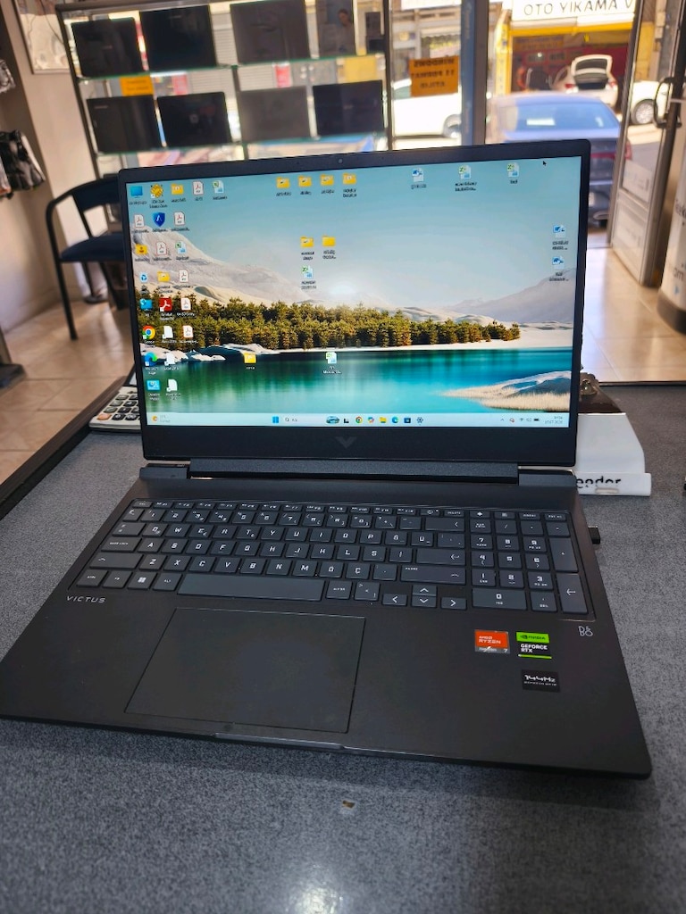 hp victus ryzen 7 32gb ram 1 TB nvme rtx4060 - 2