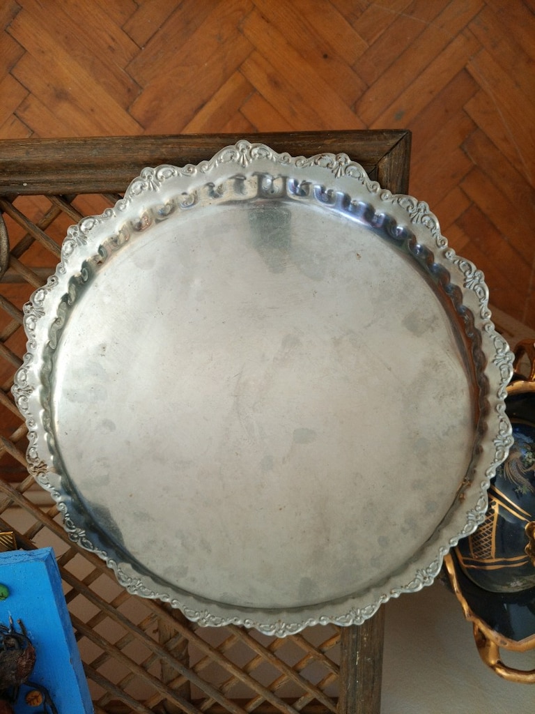Vintage / Kullanılmış Yuvarlak Metal Servis Tepsisi - 2