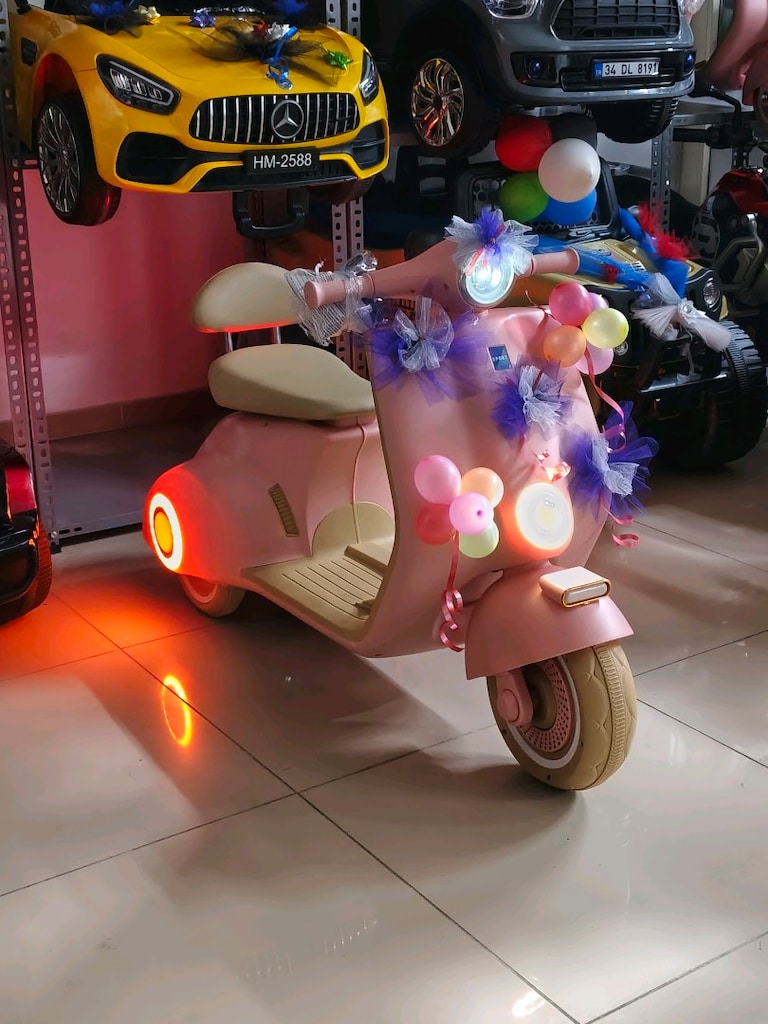 (KAMPANYA)3-11 YAŞ BÜYÜK VESPA KUMANDALI&MANUEL AKÜLÜ ARABA SCOOTER - 7