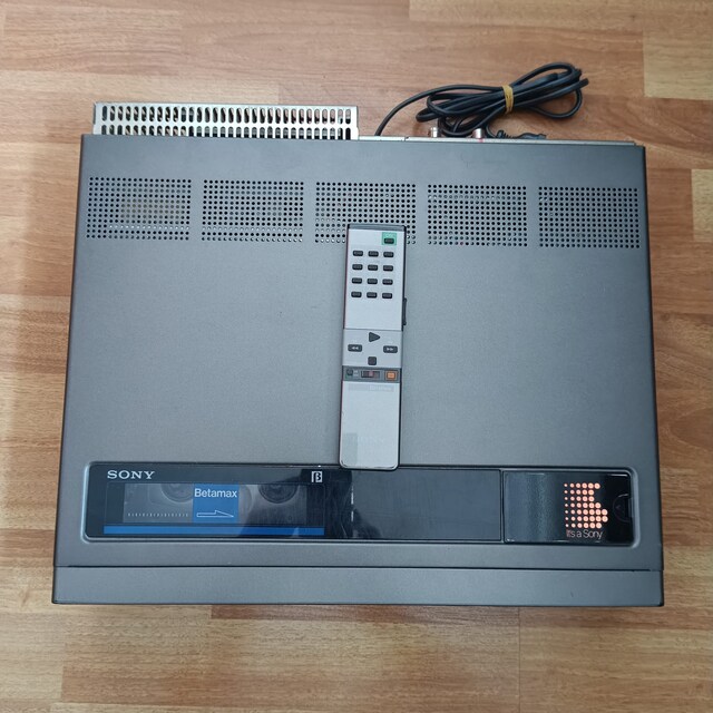 SONY SL-F30PL Slim Betamax.Kumandası Mevcut.ÜCRETSİZ KARGO.Dikimevi