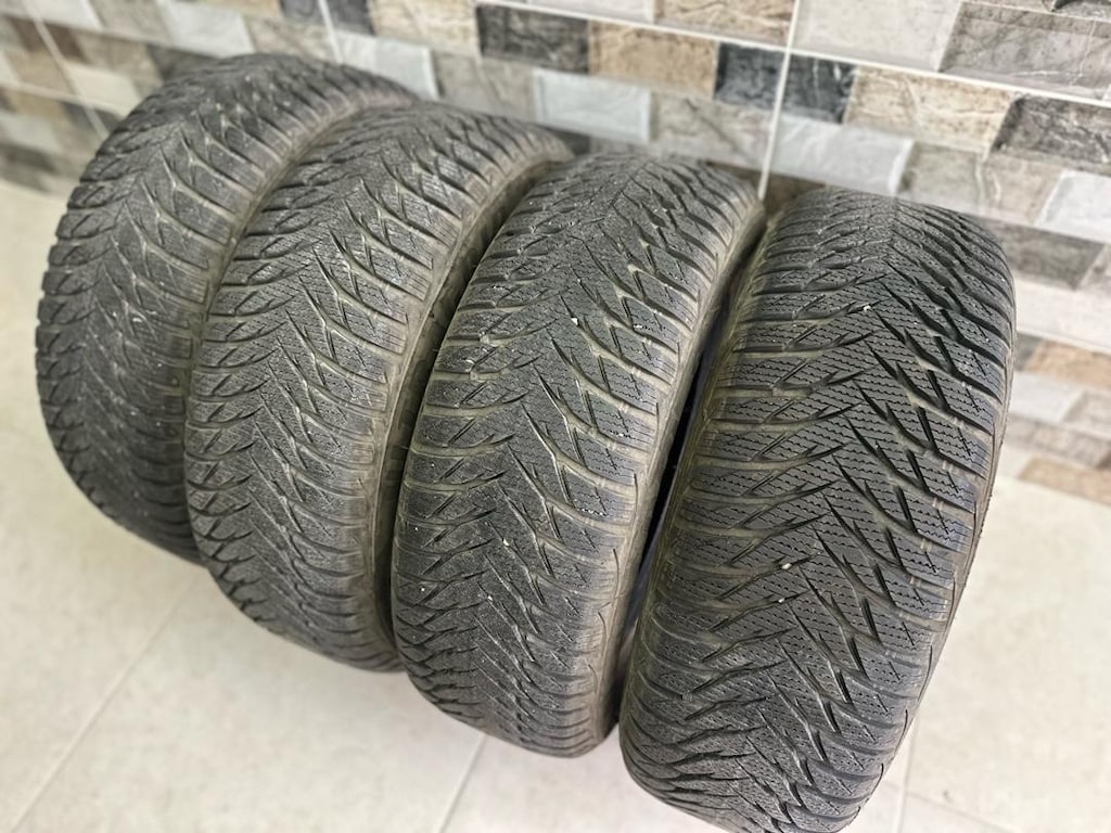 205.60.16 Goodyear marka kışlık lastik - 2