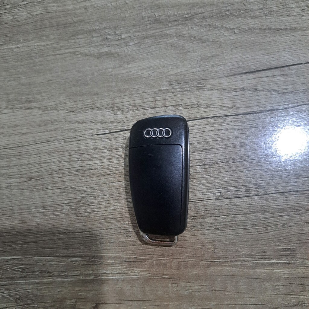Original Audi A3 Anahtar Kabı - 2