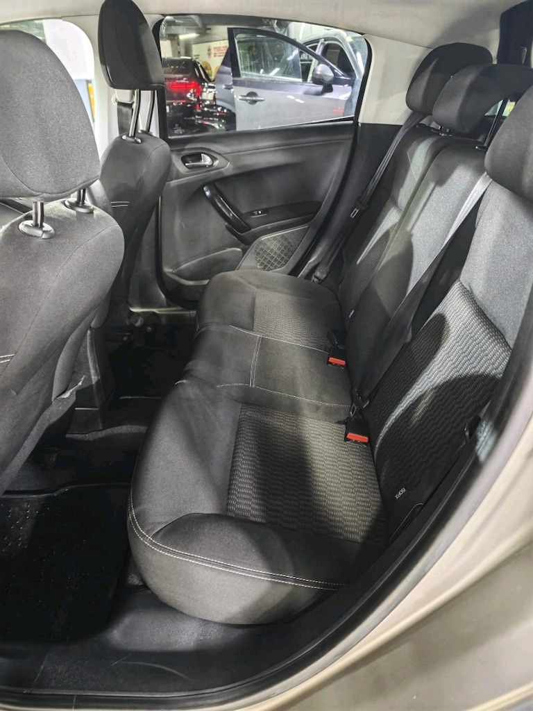 Peugeot 208 2015 MODEL CAM TAVANLI Tum ağır bakımları yapılmış temiz - 17