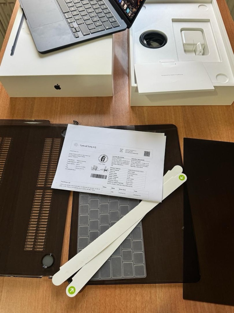 MACBOOK AİR M4 16 RAM (SIFIR GİBİ) - 8