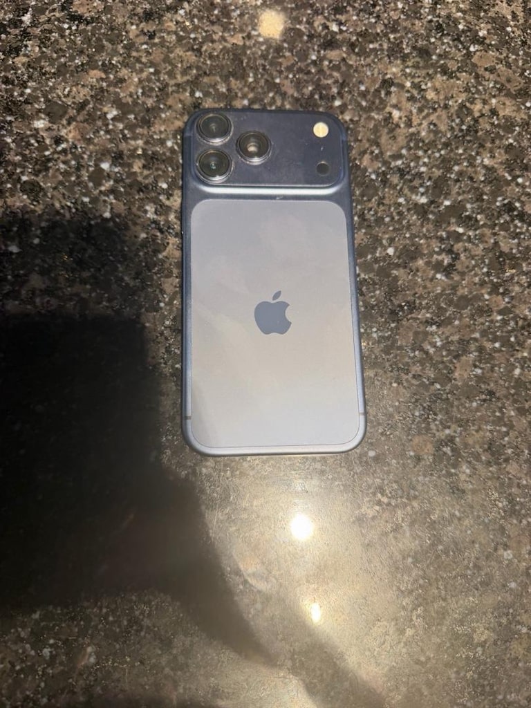 İPHONE 17 pro max yd