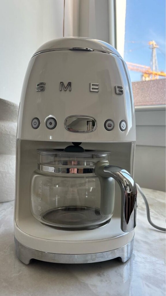 SMEG BEYAZ FİLTRE KAHVE MAKİNESİ - 2