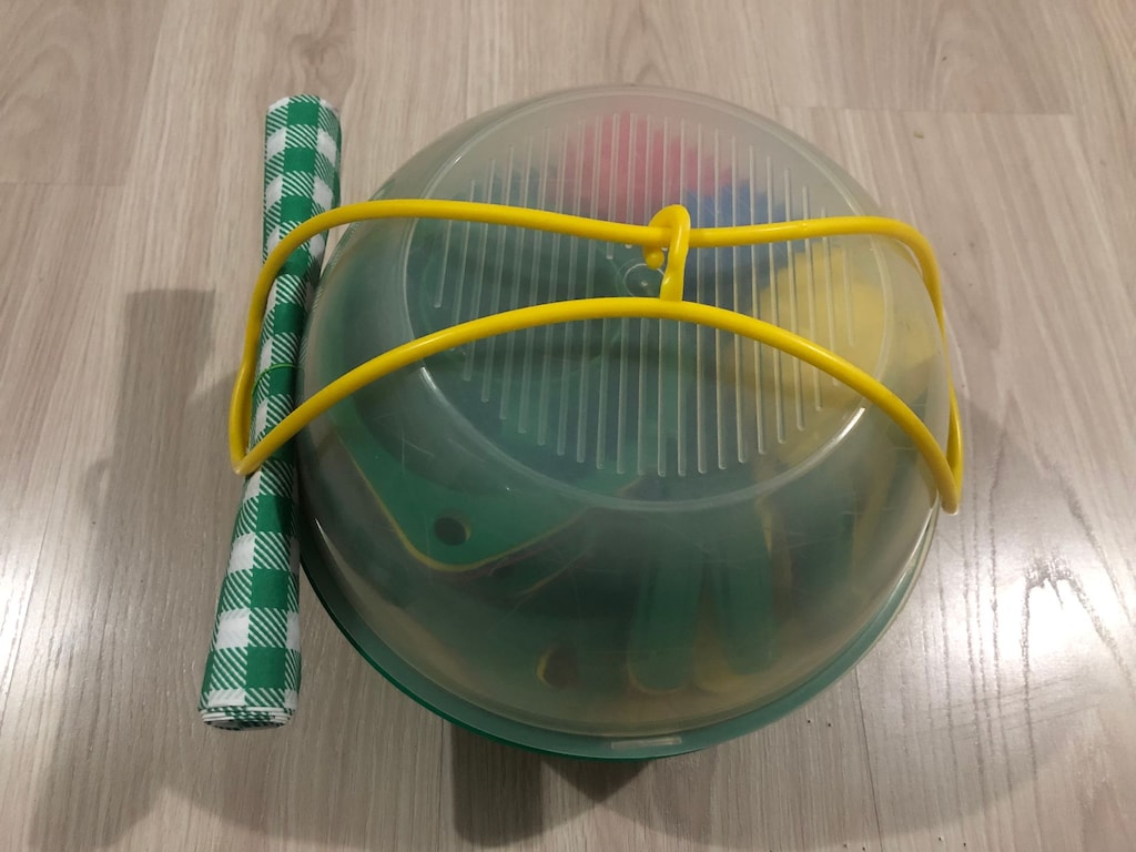 DÜŞTÜ !!! Piknik İçin Masa Üstü Set (4 çocuk, 32 parça) - 3