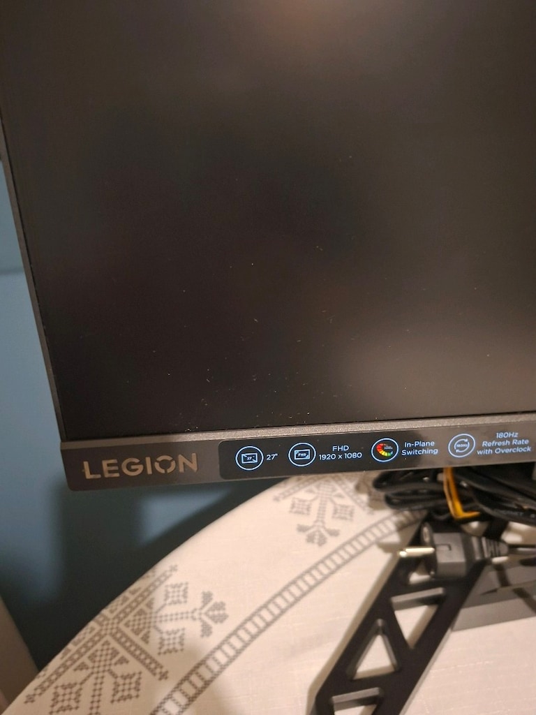 Lenovo Monitör - 2