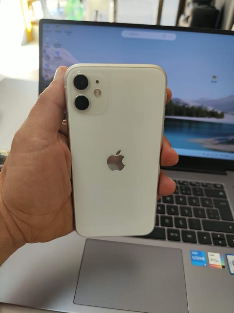 Apple 11 - 3