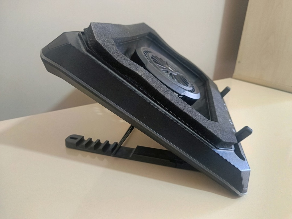 ACİL - SIFIR AYARINDA Claw's Arctic Pro RGB Oyuncu Laptop Soğutucu - 10