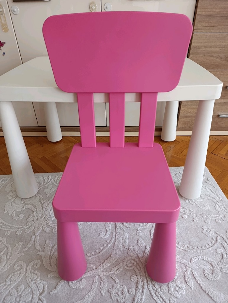 Beyaz Mammut Masa ve Pembe Mahmut Sandalye - 3