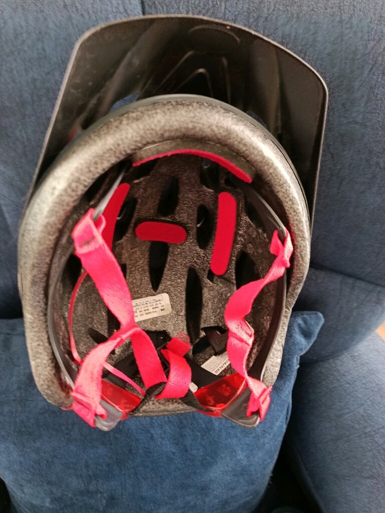 kask ve patenler temiz sağlam 28 le 32 olur çocuğa giydirin alın - 2