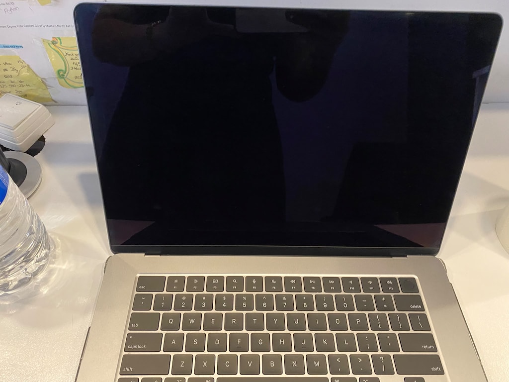 MacBook Air 15" M2 / 8 GB RAM / Tertemiz - Az Kullanılmış - 5
