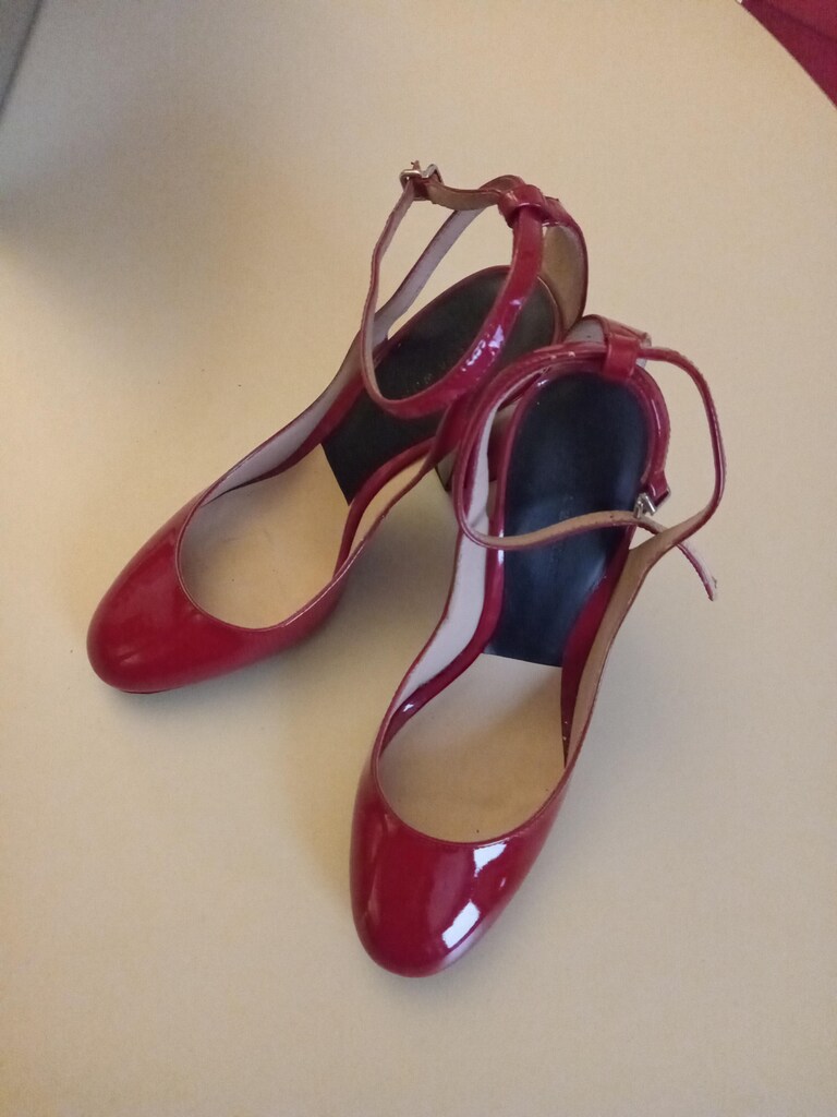 Zara Kırmızı Rugan Ayakkabı
