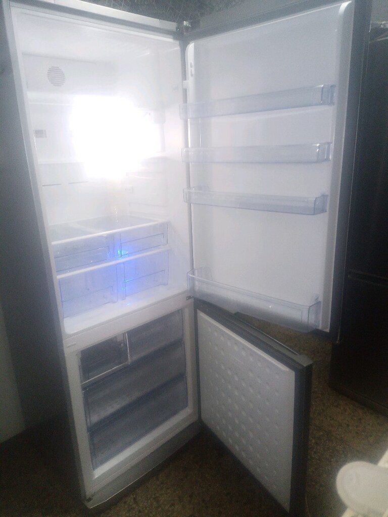 Beko A+++ alttan buzluklu GRi İnox Nofrost buzdolabı - 2