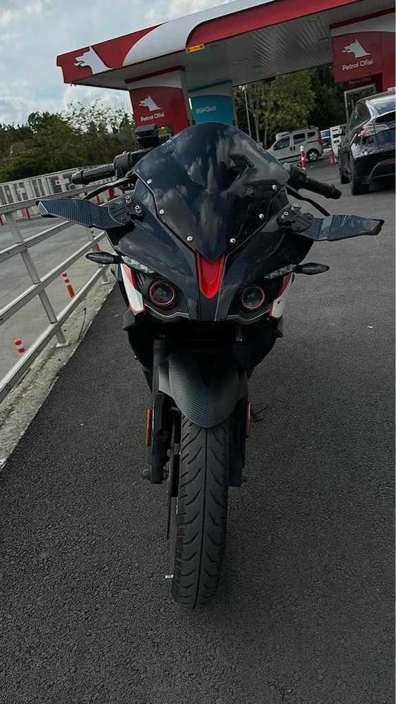 BAJAJ RS 200 - 7