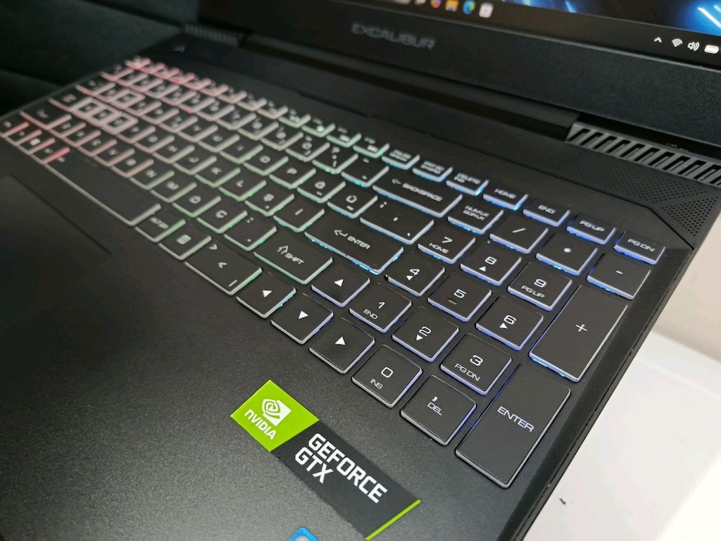CASPER İ5 İŞLEMCİLİ GTX1650 EKRAN KARTLI TEMİZ GAMİNG LAPTOP - 4