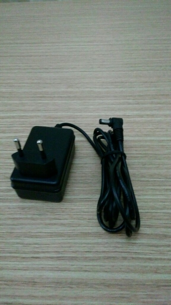 Siyah renk şarj Adaptörü, 8 volt 2,25 Amper - 5
