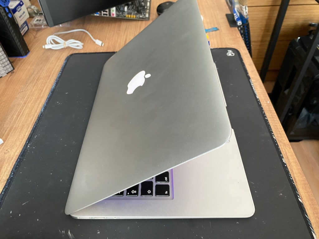 MACBOOK AİR 2017 İ5 İŞLEMCİ - 4