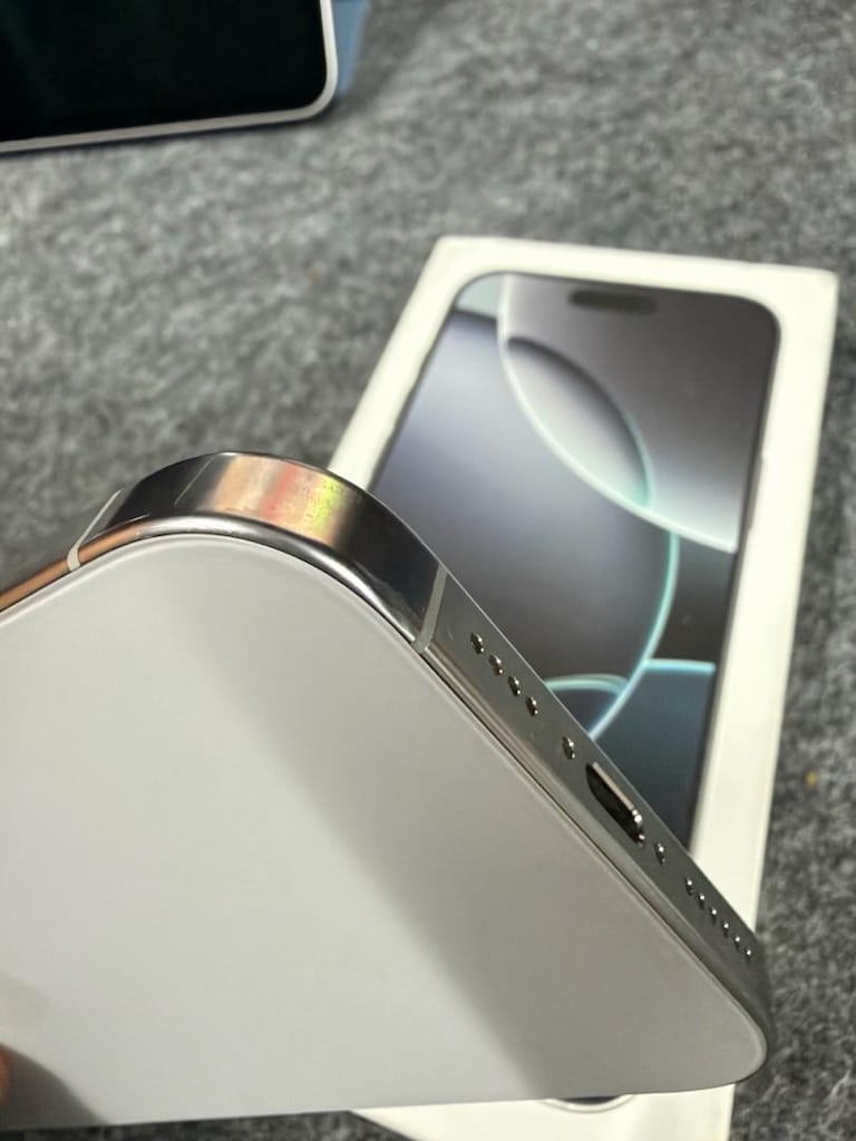 iPhone 16 Pro Max 256 GB - 3