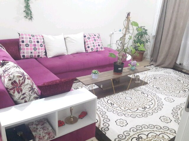 KOMPLE SATILIK EV EŞYALARI ( TV-BUZDOLABİ HARİÇ).. NOT: foto eklenecek