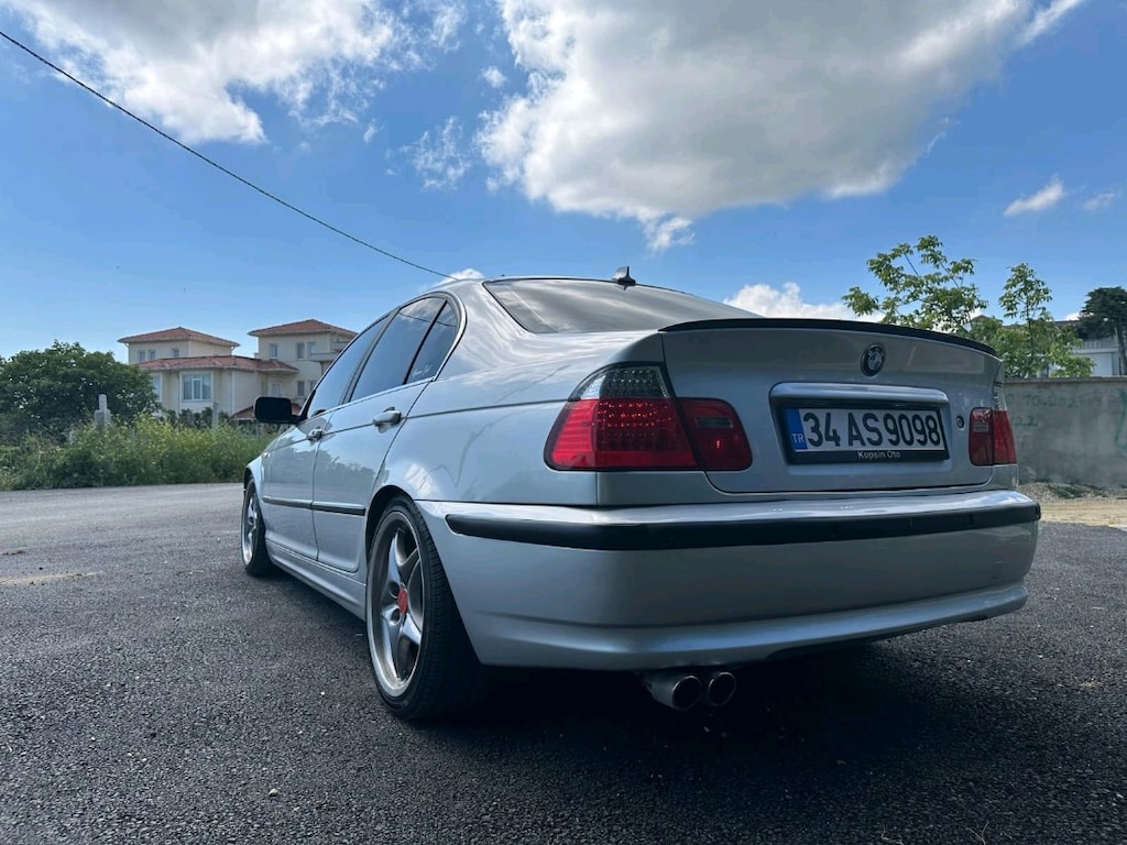 Gümüş Renk BMW - 2