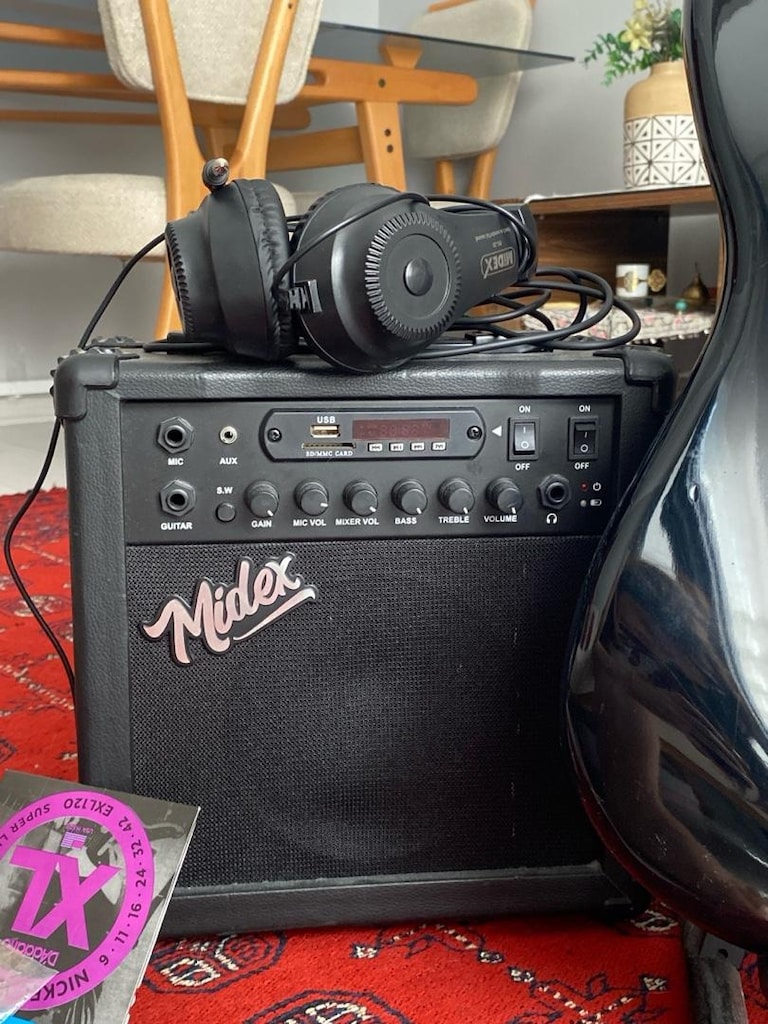Midex Elektro Gitar Seti | Amfi + Stand + Kulaklık + Aksesuarlar - 2