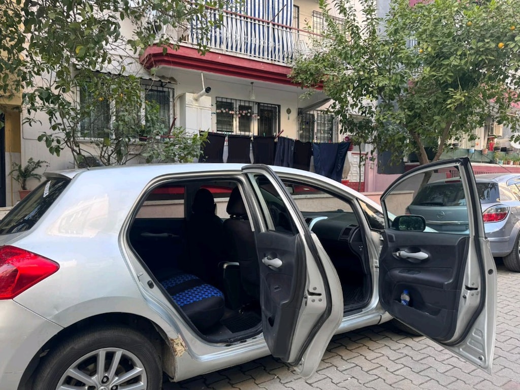 memurda Toyota Auris - 6