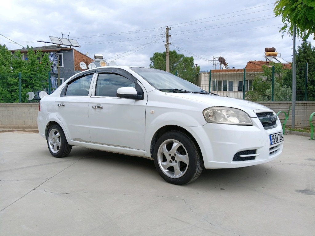 2012 model chevrolet aveo - 4