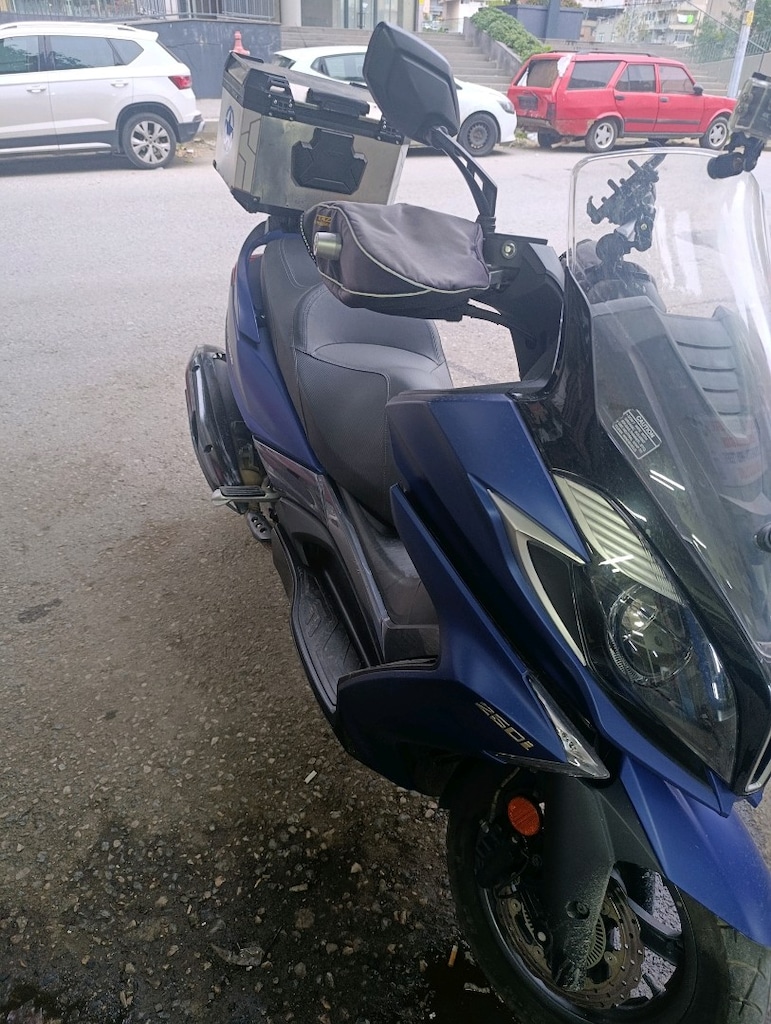 kymco downtown 250i 2024 model - 3