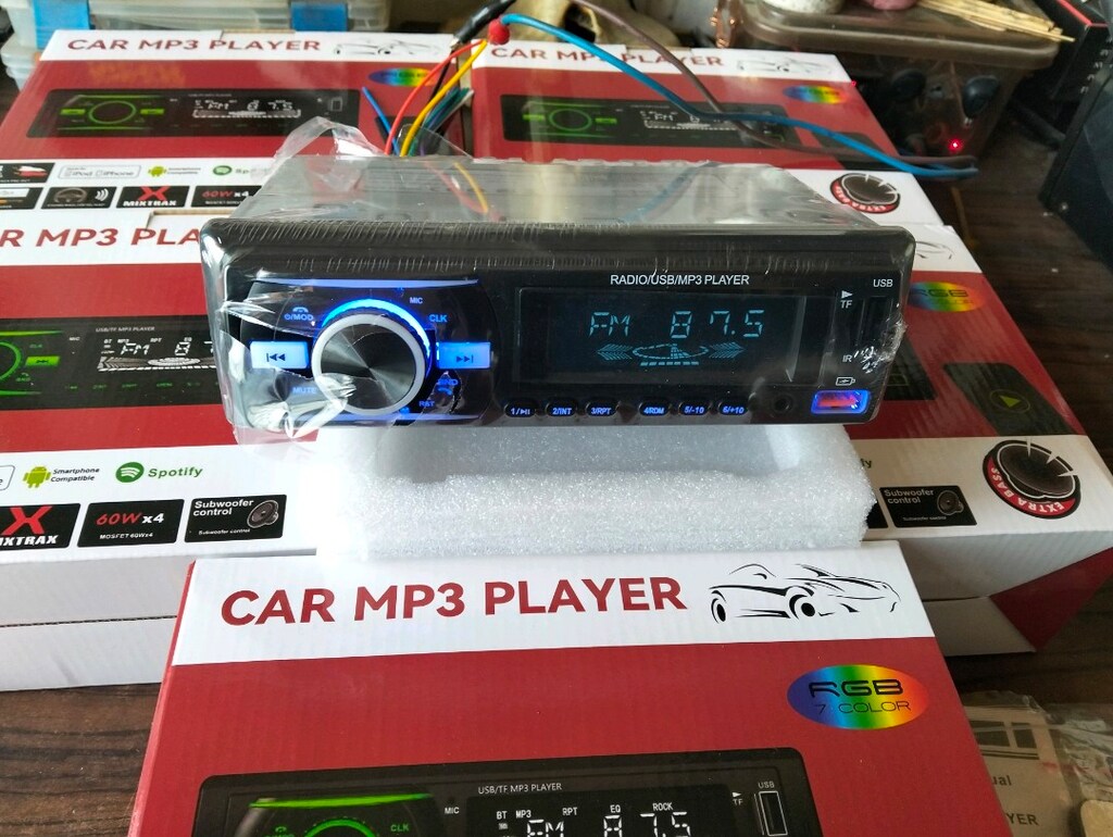 oto teyip montaj bağlantı dahil usb bulututh aux 2 amfi çıkış RGB isik - 4