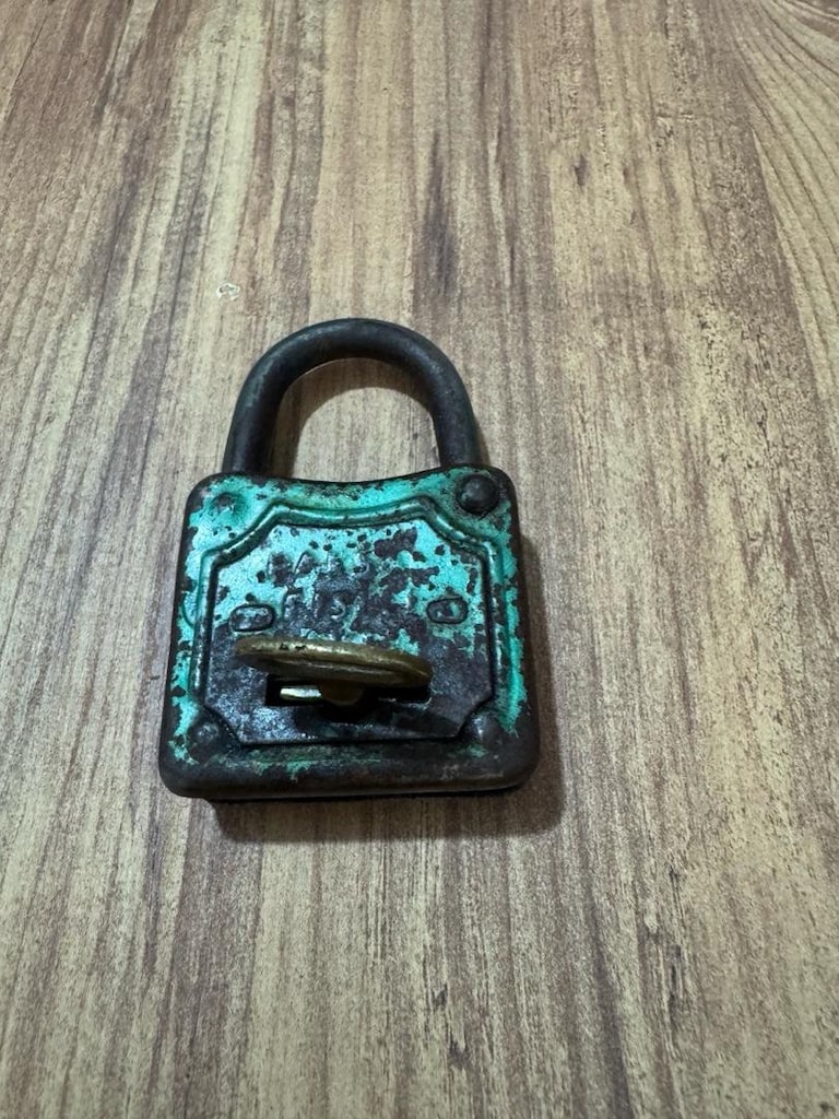 Antika Osmanlı / Doğu Tipi Bronz Gövdeli Kilit ve Anahtarı - 10