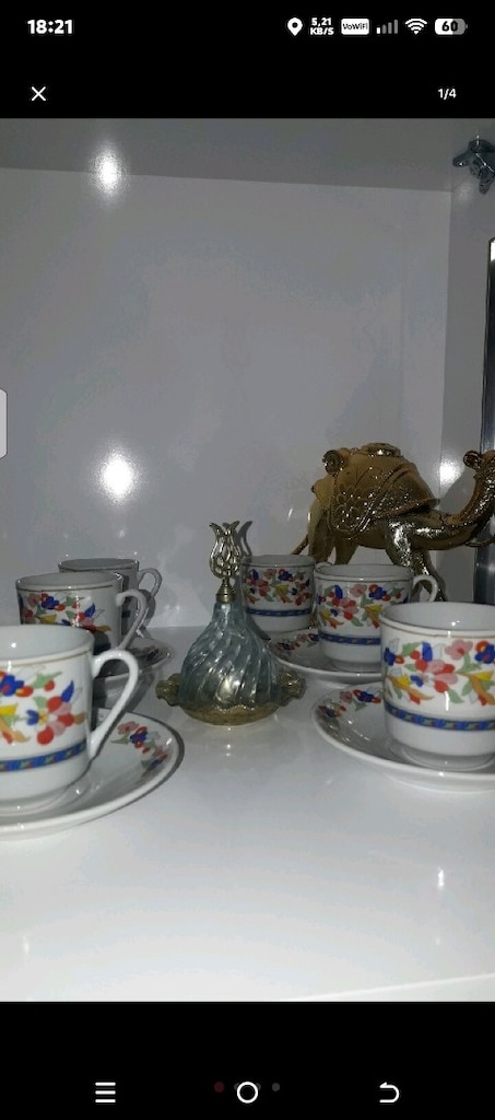 Antika fincan takimi 2 tane tabağı yoktur. - 2