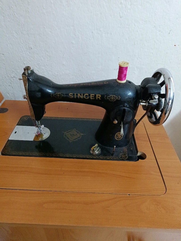 çalışır durumda Singer dikiş makinesi - 2