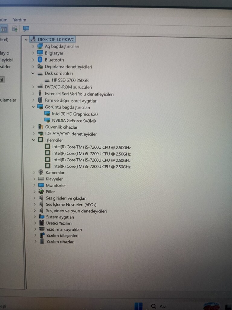 LENOVO İ5 7200U İŞLEMCİ + 2GB HARİCİ EKRAN KARTI + 8GB DDR4 RAM - 4