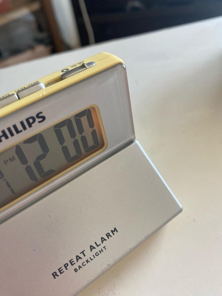 Philips Dijital Masa Saati. Model: AJ110/12 - 2