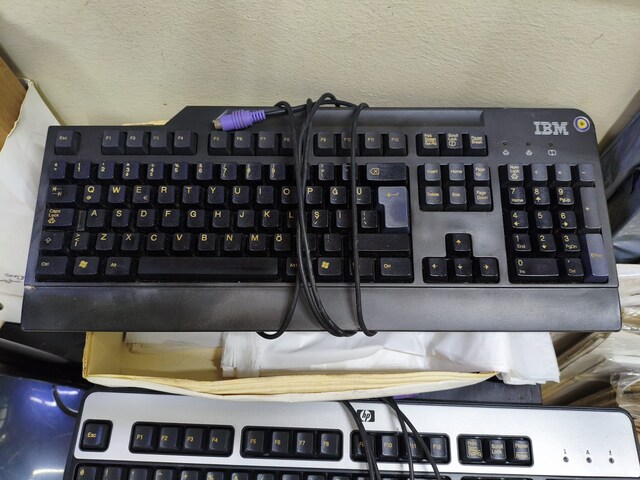 PS2 Klavye IBM MARKA 2 EL ÜSKÜDAR MERKEZ