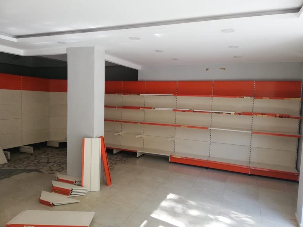 Satılık temiz işyeri rafları acil - 2