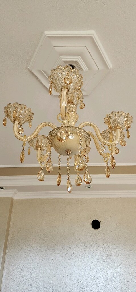 saloon avize