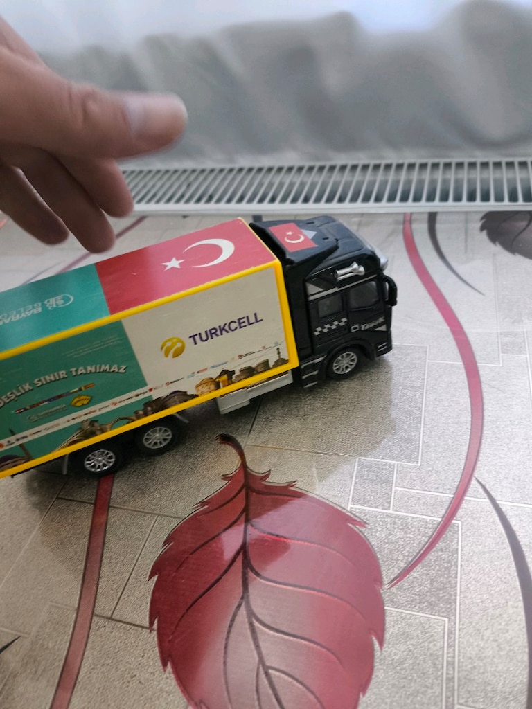 Turkcell Logolu Oyuncak Kamyon - 6