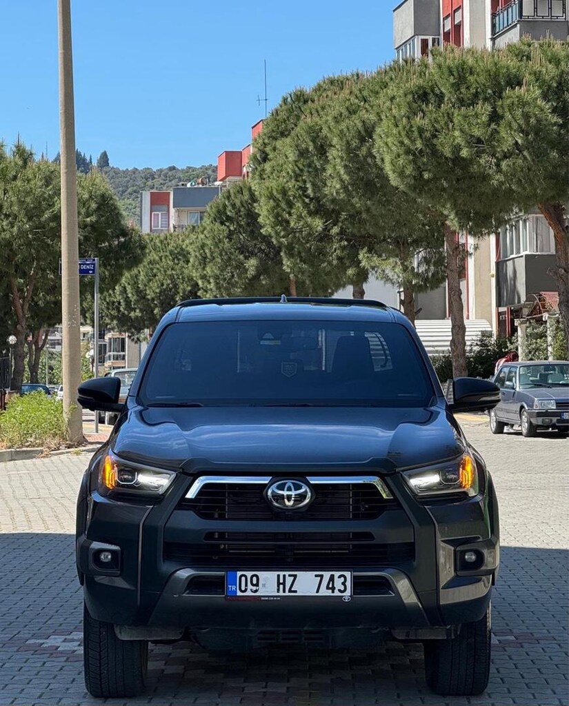 2025 toyota hilux 2.4D-4D 4x4 invincible - 4