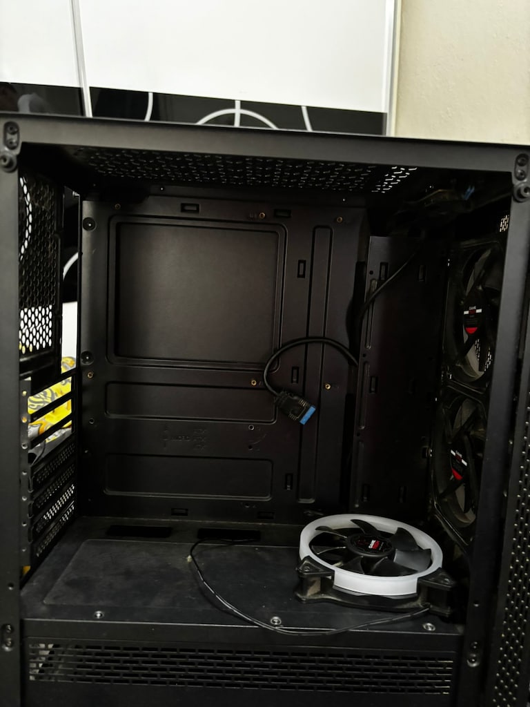 Gametech Mesh RGB Kasa - 2