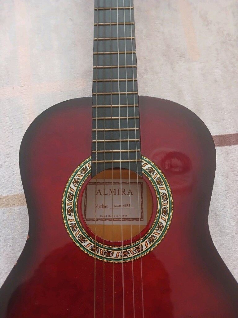almira gitar - 2